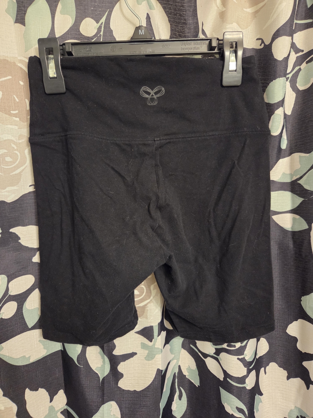 Aritzia TNA Black Women's High-Waist Stretch Bike Shorts - Picture 2 of 5